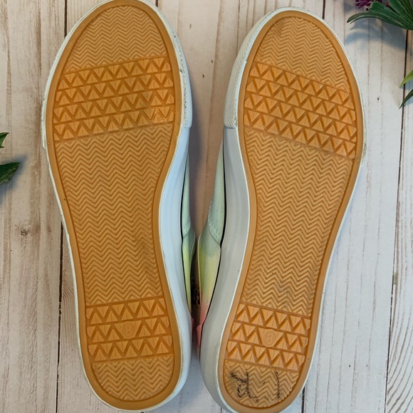 Tie Dye customized classic canvas sneaker 🌈 - Picture 7 of 9